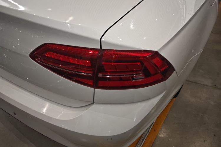 Volkswagen Lamando 2021 car image #8