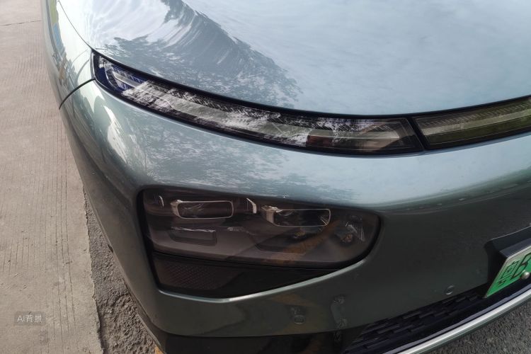 Xpeng G9 2023 car image #8