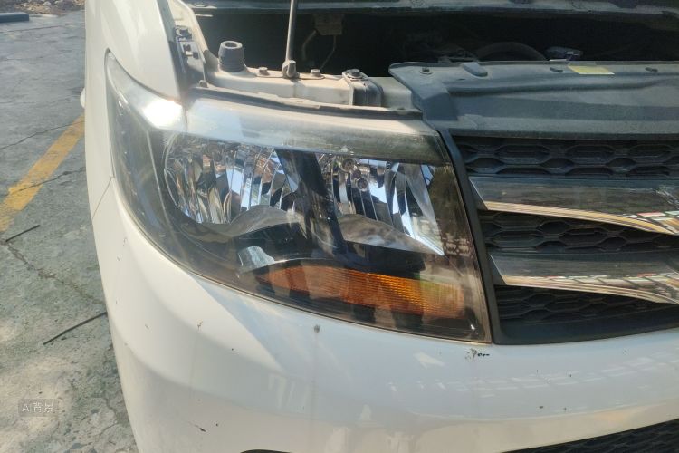 JAC 2016 car image #8