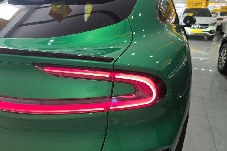 MI YU7 2025 car image #8