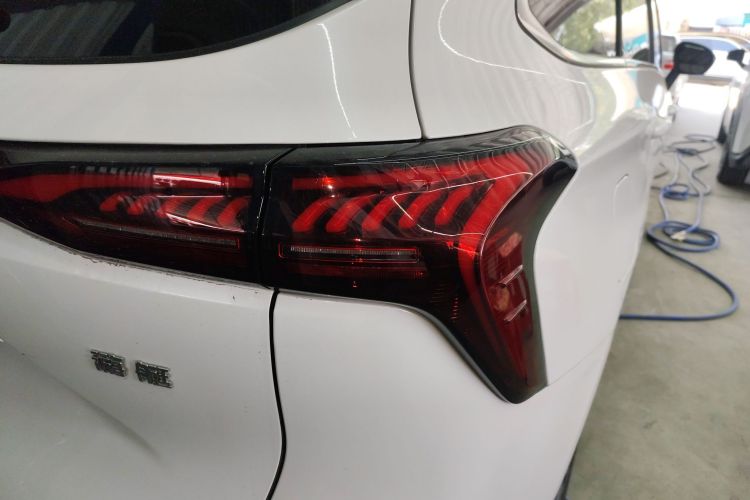 Forthing Yacht 2024 car image #8