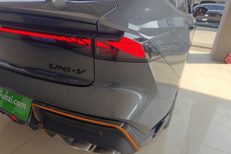 Changan UNI-V 2023 immagine di auto #8