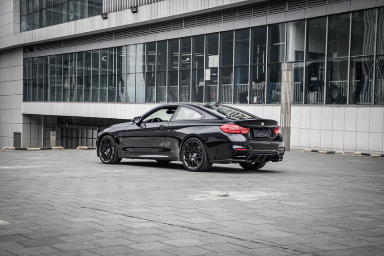 BMW M4 2019 image de voiture #8