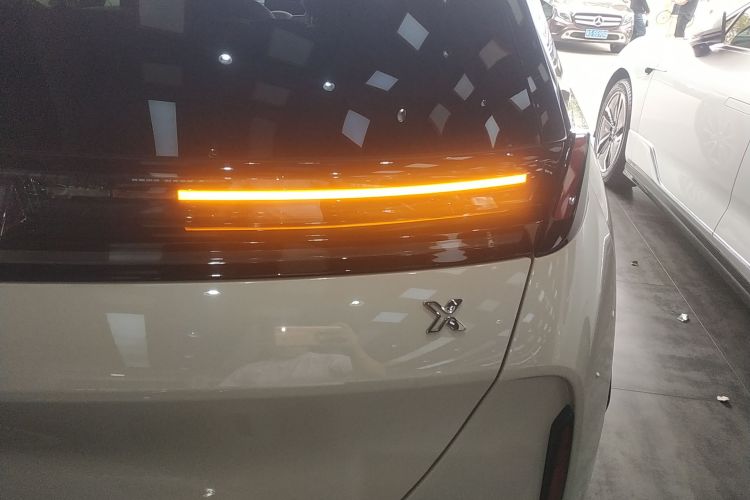 极氪 极氪X 2024 汽车图片 #8