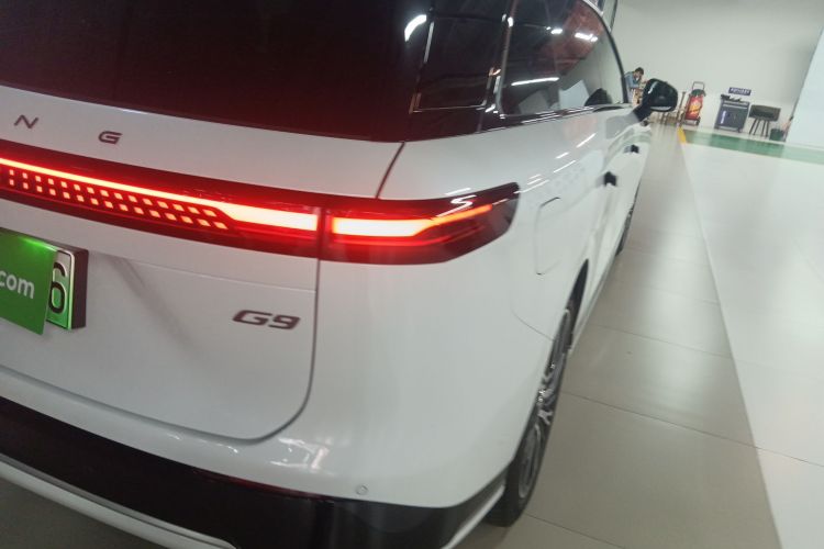 Xpeng G9 2025 car image #8