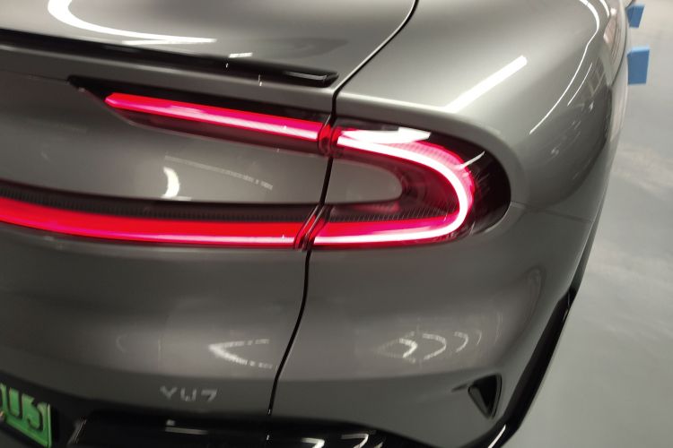 MI YU7 2025 immagine di auto #8