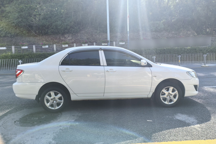 Toyota Corolla (Classic) 2015 car image #8