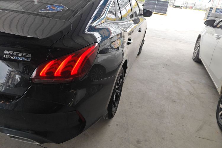 5 2023 #8 5 2023 immagine di auto #8