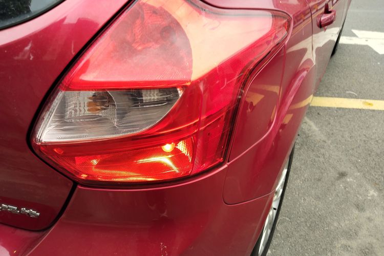 Ford Focus 2014 car image #8