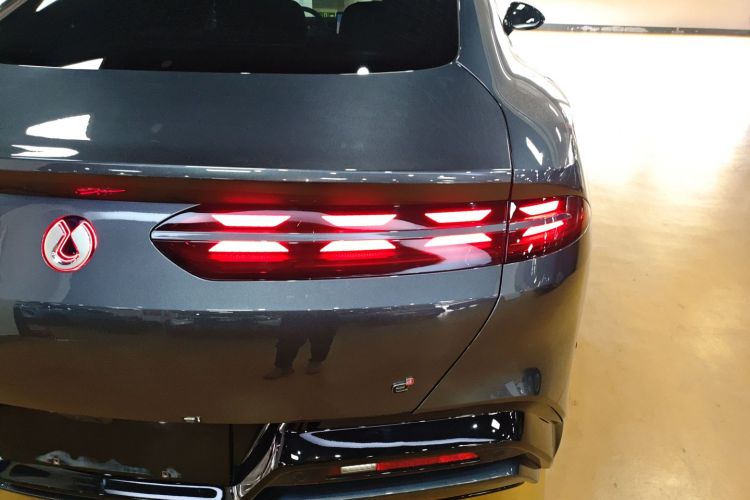 Denza Z9 2024 صورة سيارة #8