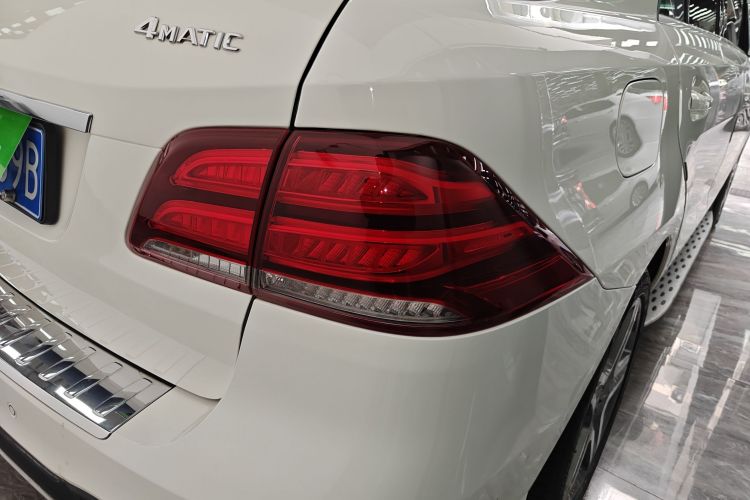 Mercedes-Benz GLE Class 2016 car image #8