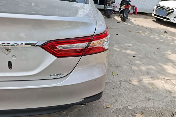 Toyota Camry 2023 immagine di auto #8