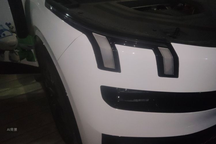 Lynk & Co 900 2025 car image #8