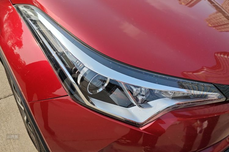 Toyota C-HR 2019 car image #8