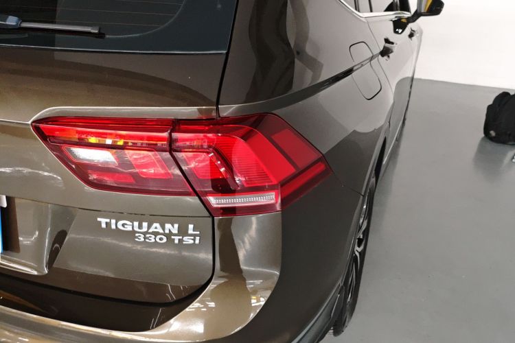 Volkswagen Tiguan L 2018 #8 Volkswagen Tiguan L 2018 car image #8