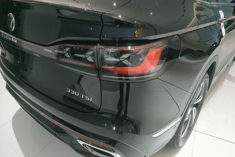 Volkswagen Tiguan X 2022 immagine di auto #8