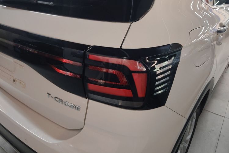 Volkswagen T-Cross 2020 car image #8