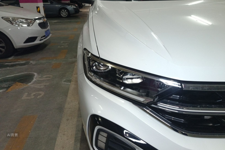 T-Roc 2025 car image #8