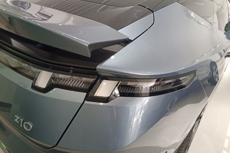 Lynk & Co 2024 #8 Lynk & Co 2024 car image #8