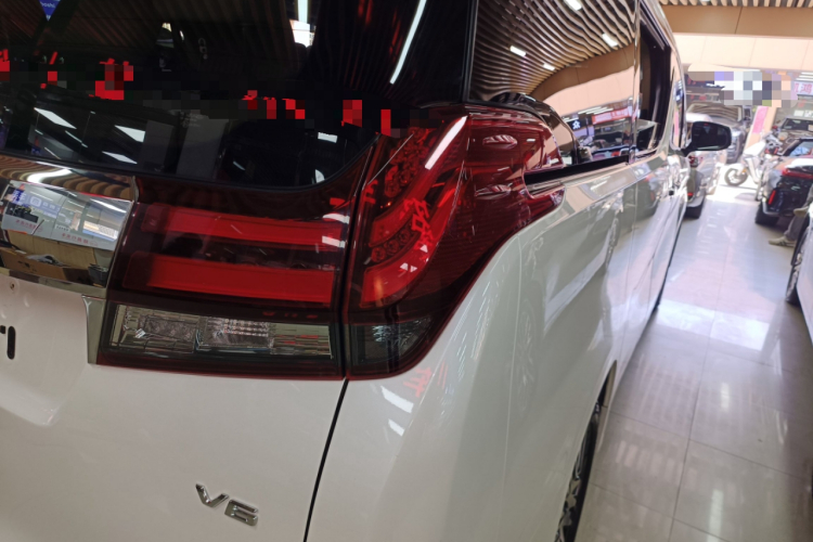 Toyota Alphard 2018 car image #8