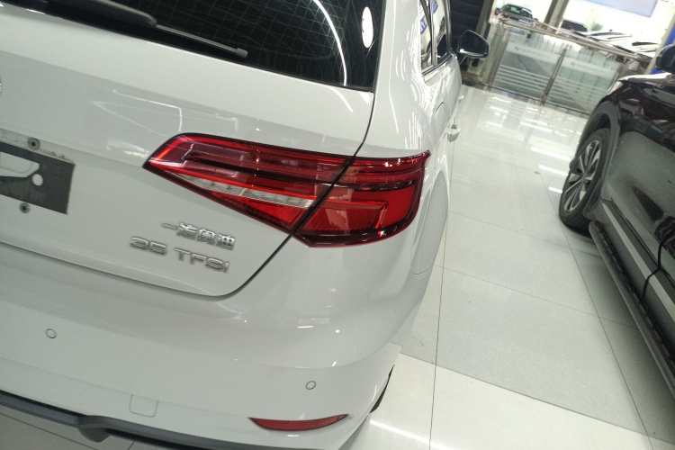 Audi A3 2019 car image #8