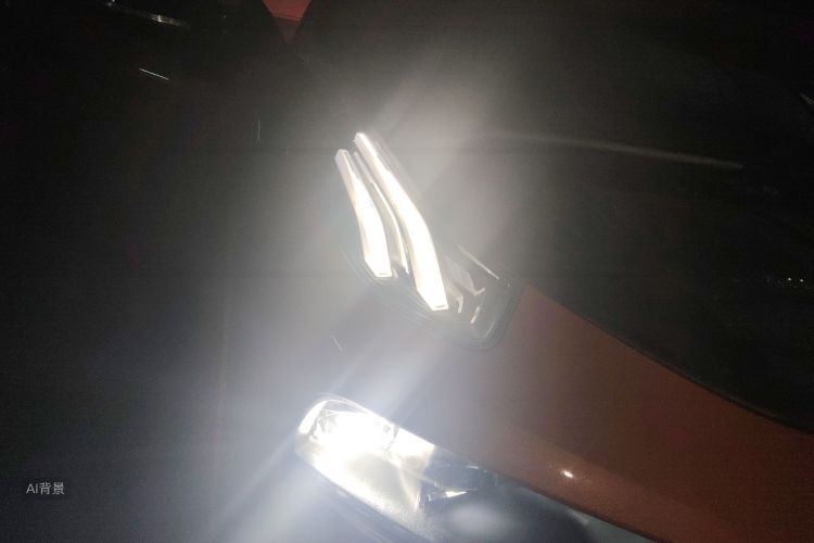Lynk & Co 2021 #8 Lynk & Co 2021 car image #8