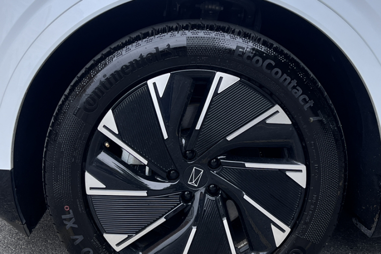 Avatr 07 2025 car image #8