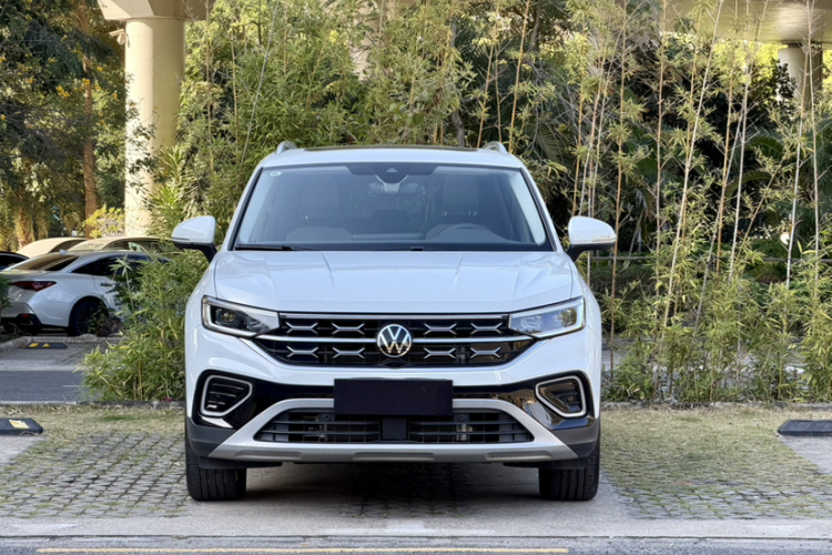 Volkswagen Tayron 2023 immagine di auto #8