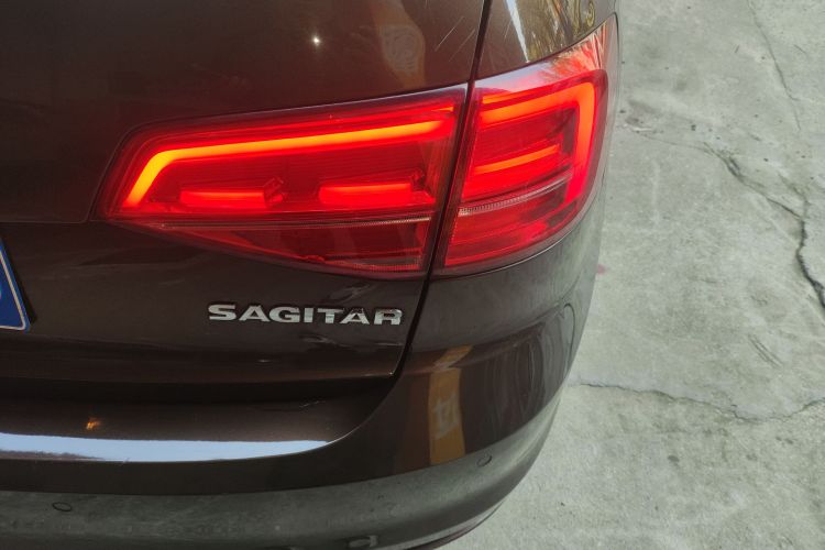 Volkswagen Sagitar 2018 صورة سيارة #8