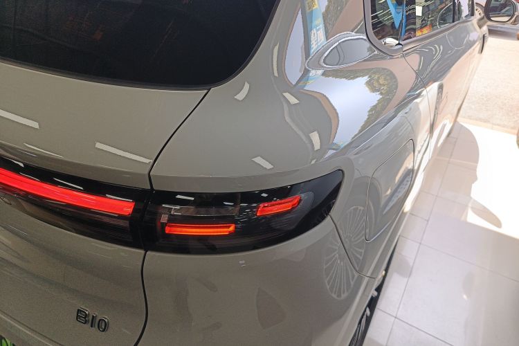 零跑汽车 零跑B10 2025 汽车图片 #8