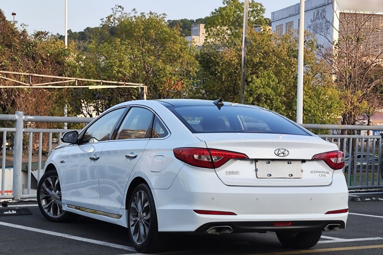 Hyundai Sonata 2015 car image #8