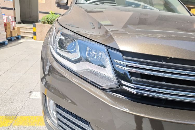 Volkswagen Tiguan 2014 car image #8