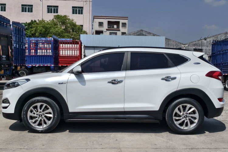 Hyundai Tucson 2017 صورة سيارة #8