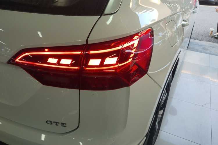 Volkswagen Tayron GTE 2022 car image #8