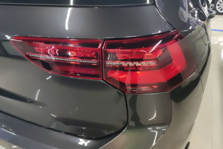 Volkswagen GolfGTI 2023 immagine di auto #8