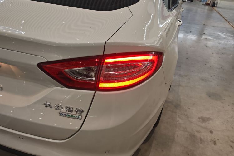 Ford Mondeo 2016 immagine di auto #8