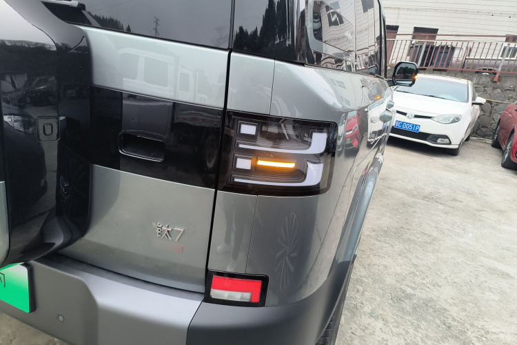 FangChengBao Tiger 7 2026 car image #8