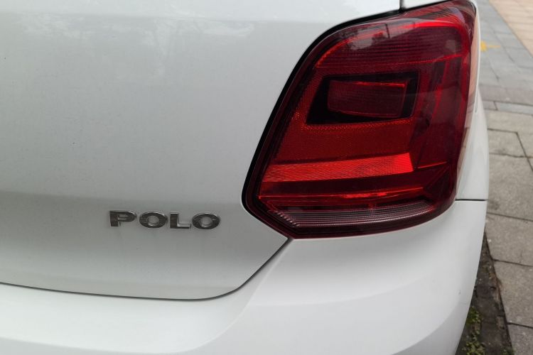 Volkswagen Polo 2017 car image #8