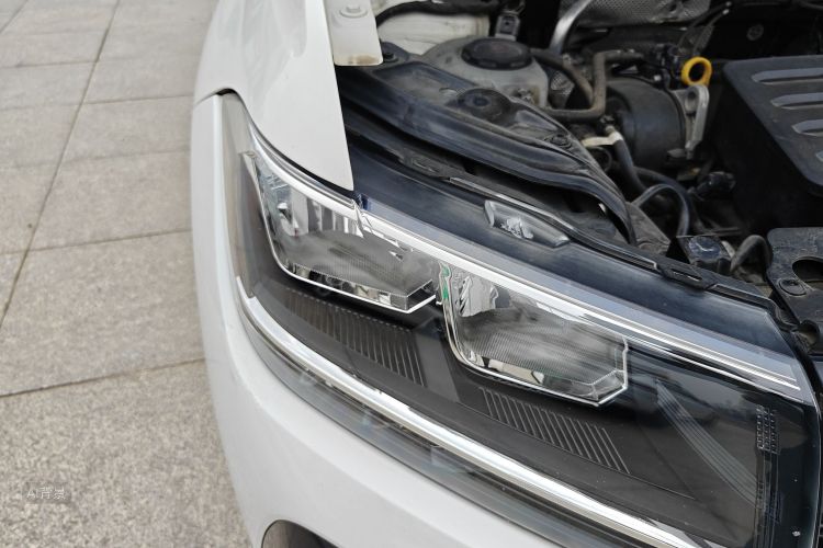 Volkswagen T-Cross 2020 car image #8