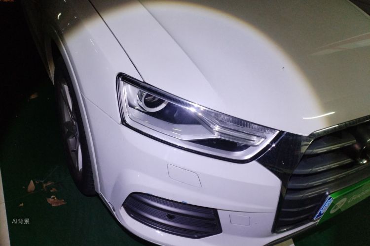 Audi Q3 2017 car image #8