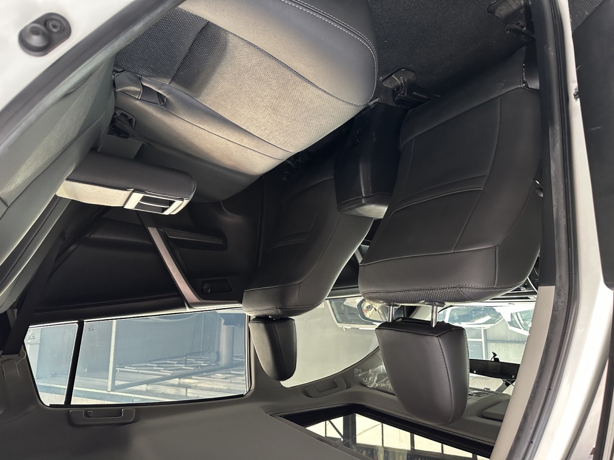 Toyota RAV4 2019 car image #8