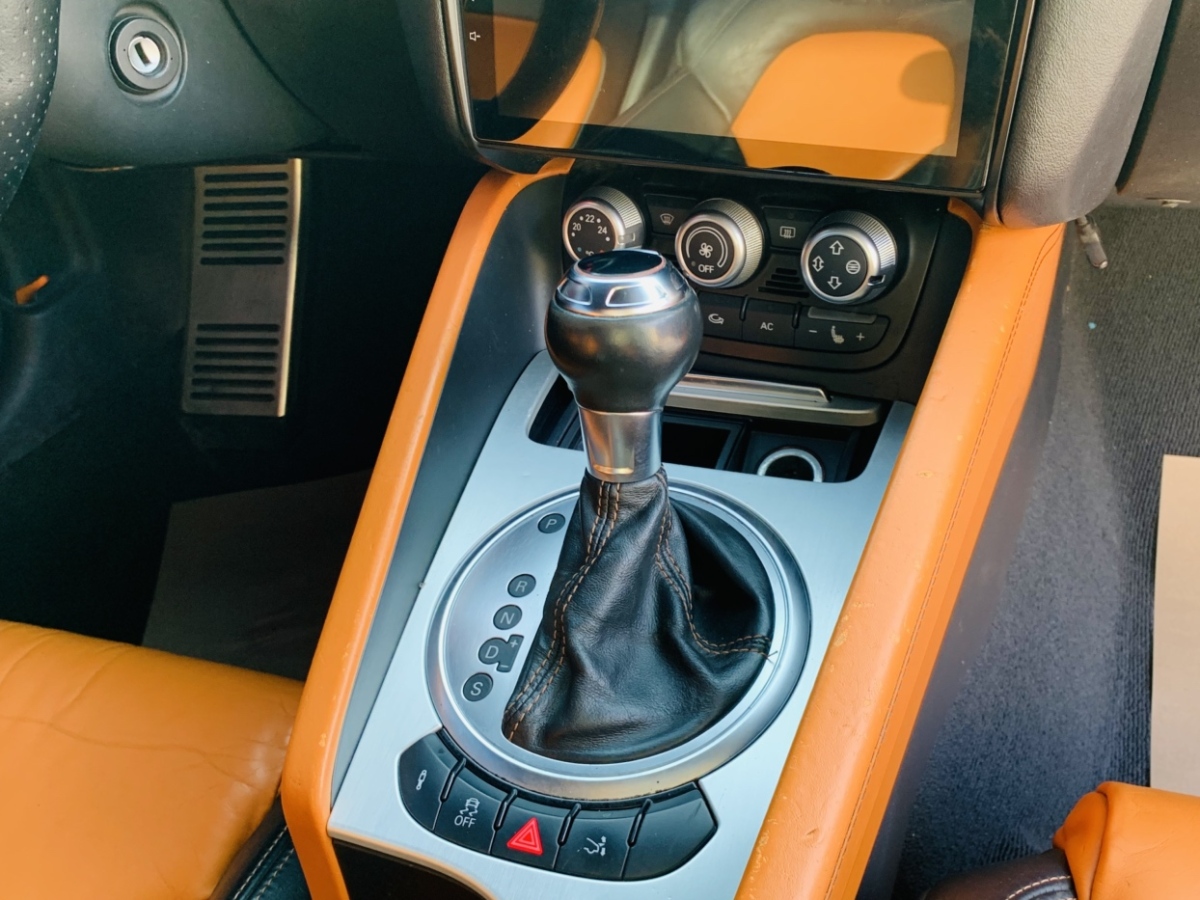 Audi TTS 2011 #8 Audi TTS 2011 car image #8