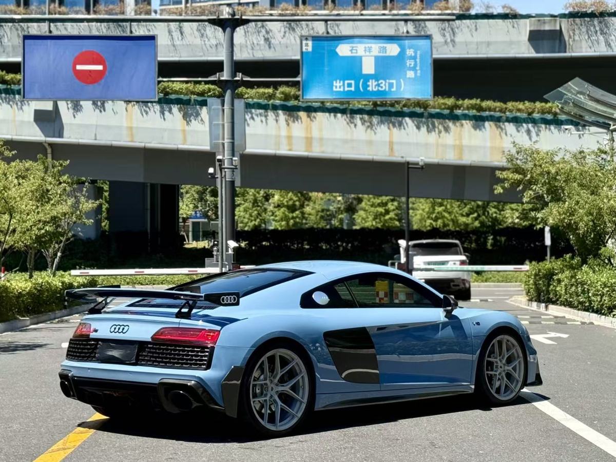 Audi R8 2018 car image #8