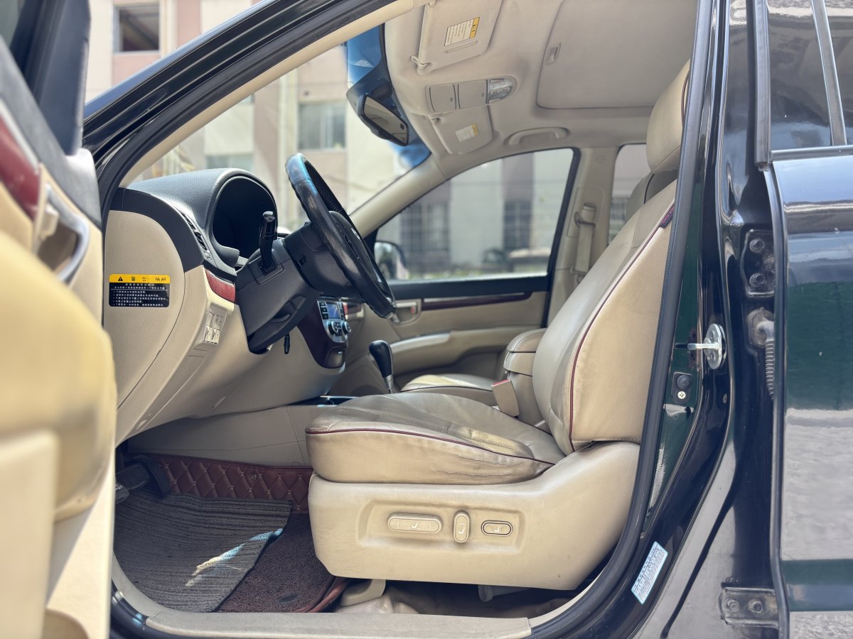 Hyundai Santa Fe Classic 2009 car image #8