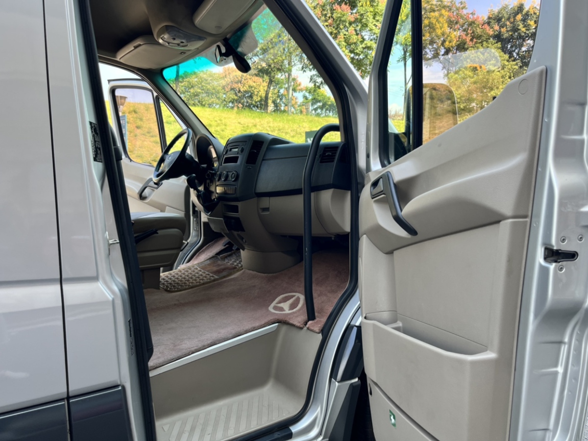 Mercedes-Benz Sprinter 2013 car image #8