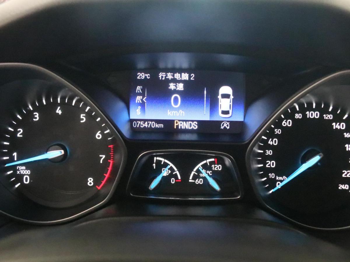 Ford Focus (Imported) 2017 #8 Ford Focus (Imported) 2017 car image #8