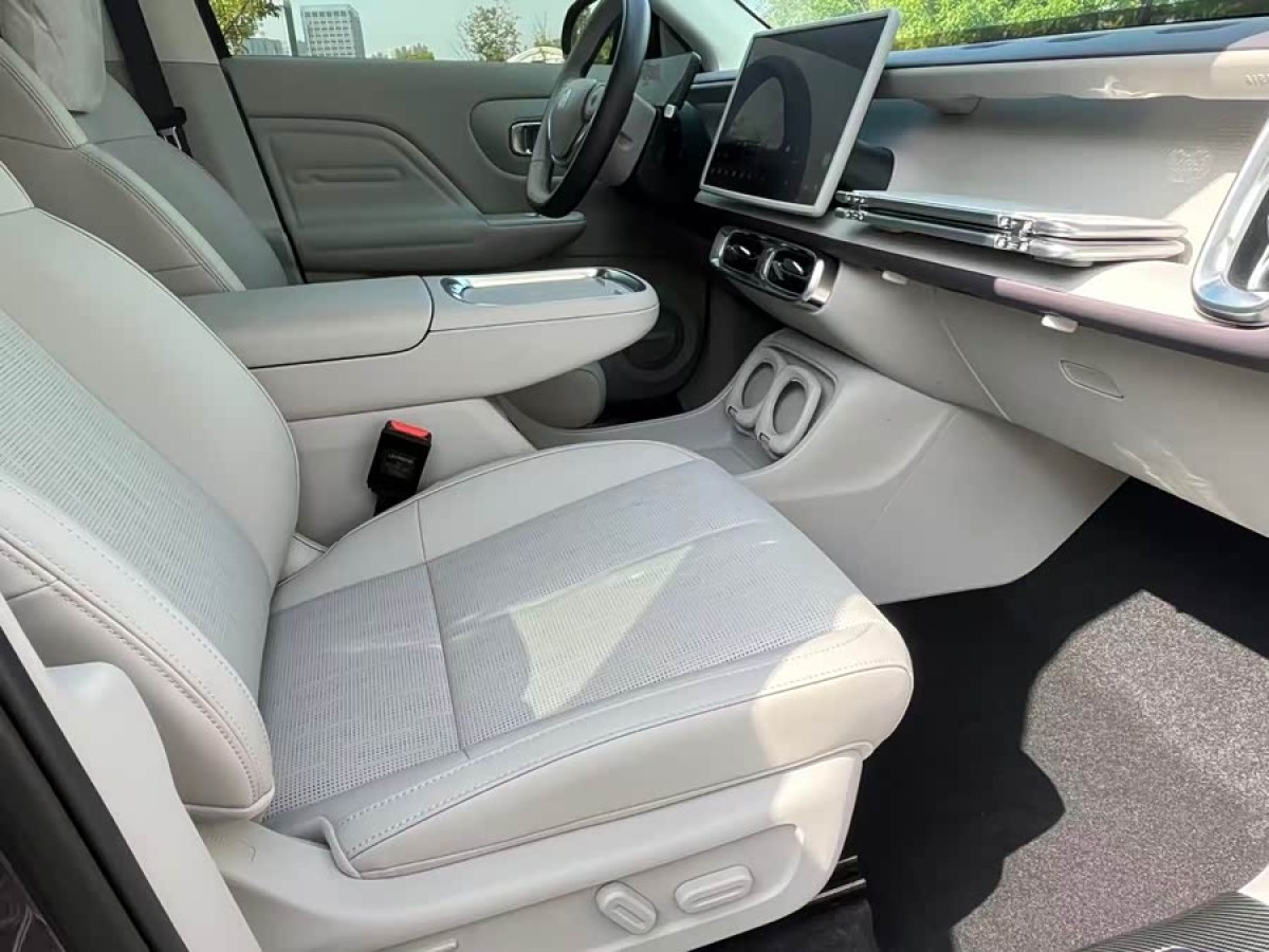 零跑汽车 零跑B10 2025 汽车图片 #8