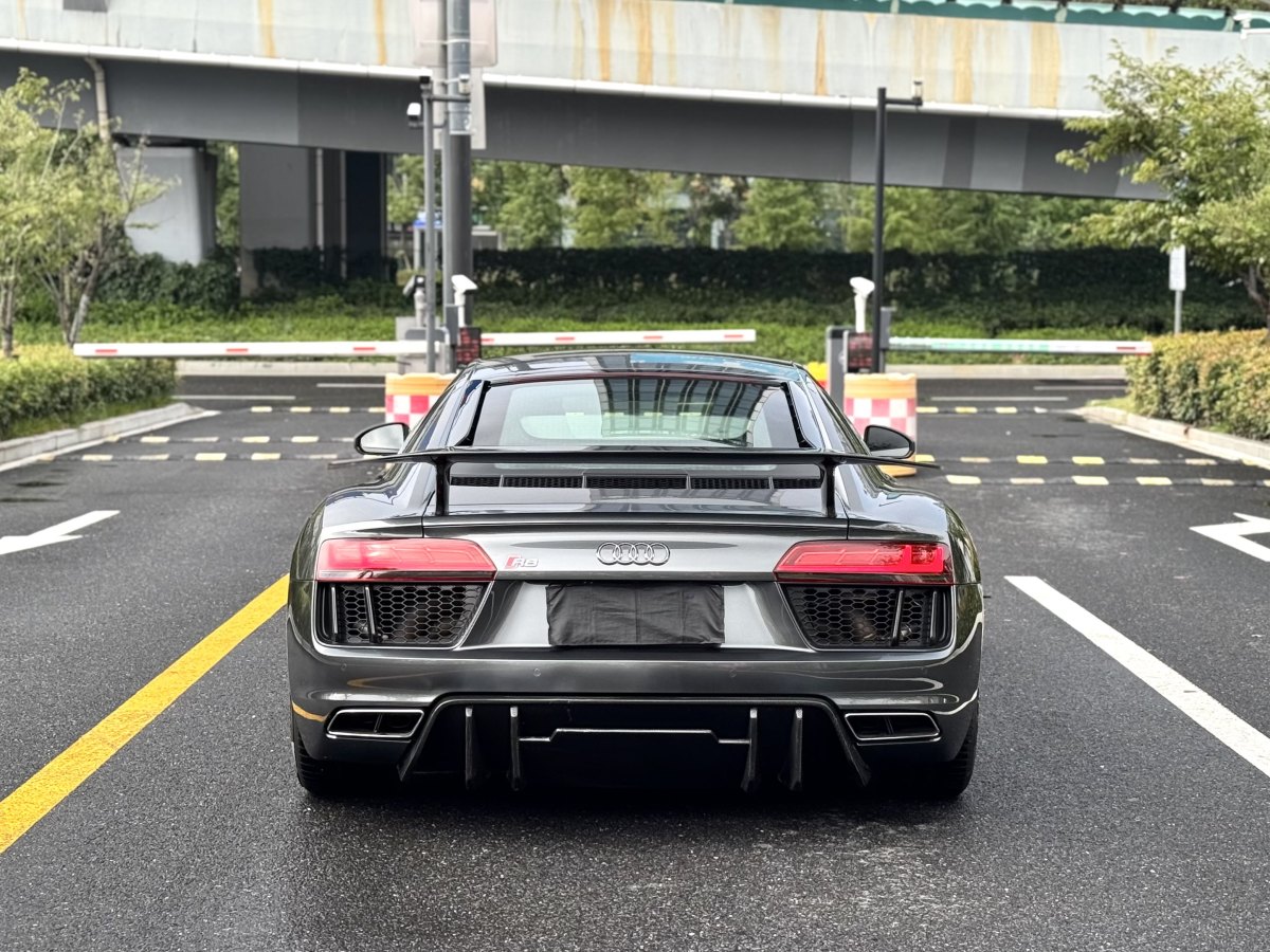 Audi R8 2019 car image #8