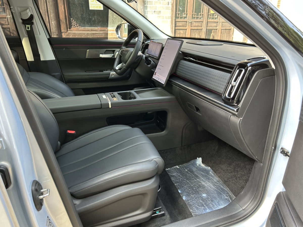 Chery Exploration 06 C-DM 2025 immagine di auto #8