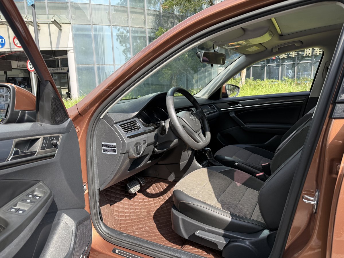 Volkswagen C-Trek 2017 immagine di auto #8